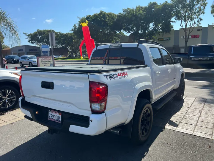 WHITE, 2016 TOYOTA TACOMA DOUBLE CAB Image 10