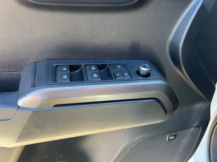 WHITE, 2016 TOYOTA TACOMA DOUBLE CAB Image 14