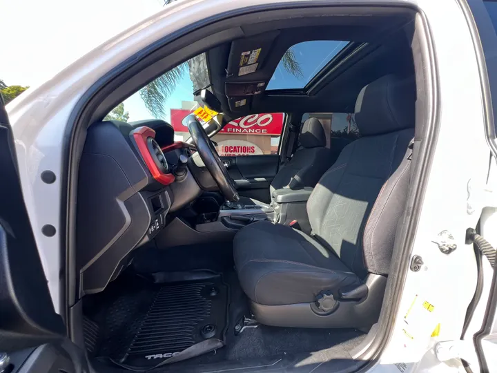 WHITE, 2016 TOYOTA TACOMA DOUBLE CAB Image 15