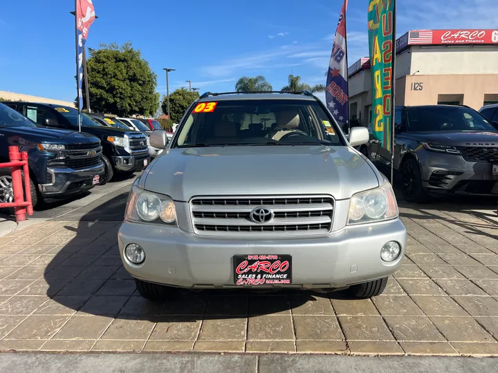 SILVER, 2003 TOYOTA HIGHLANDER Image 3