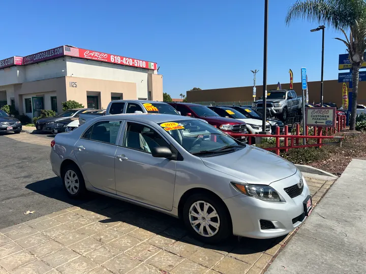 GRAY, 2010 TOYOTA COROLLA Image 3