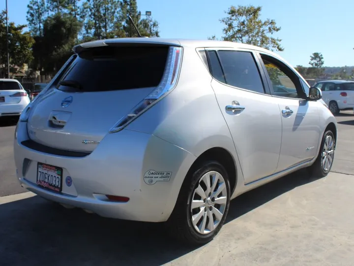 Silver, 2013 NISSAN LEAF Image 8