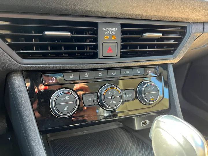 BLUE, 2019 VOLKSWAGEN JETTA Image 25