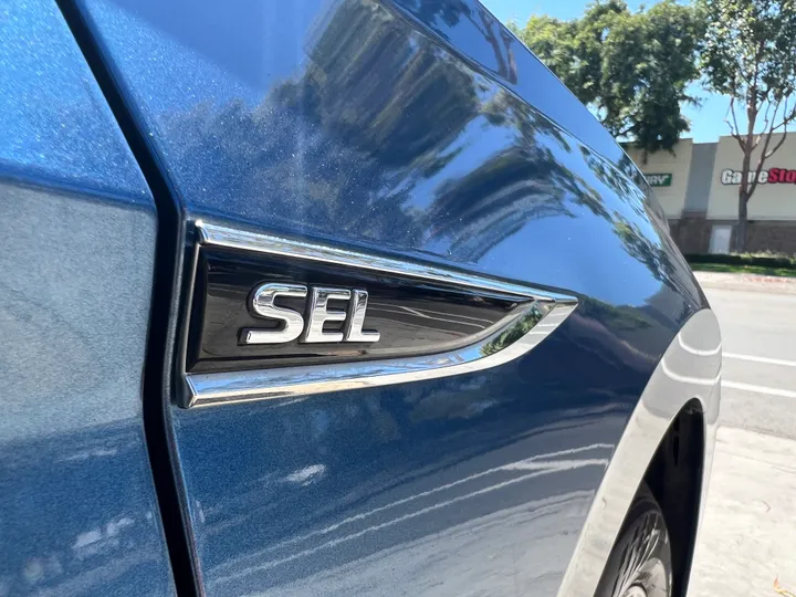 BLUE, 2019 VOLKSWAGEN JETTA Image 35