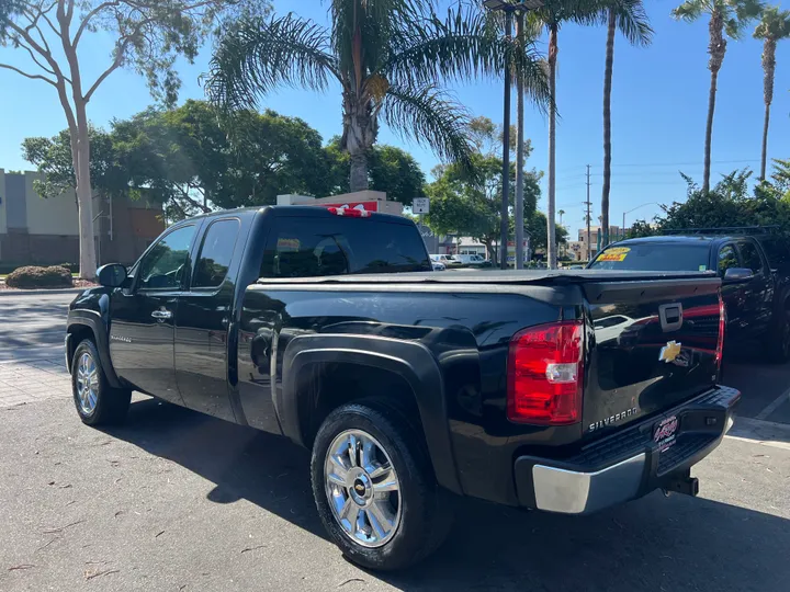 BLACK, 2013 CHEVROLET SILVERADO 1500 EXTENDED CAB Image 6