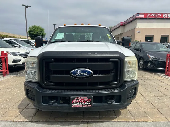 White, 2011 FORD F350 SUPER DUTY SUPER CAB & CHASSIS Image 4