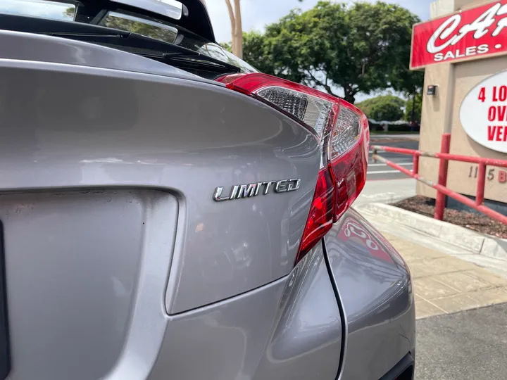 SILVER, 2019 TOYOTA C-HR Image 8