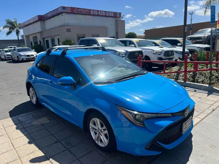 Blue, 2020 TOYOTA COROLLA HATCHBACK Image 2