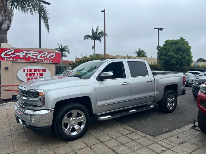 SILVER, 2017 CHEVROLET SILVERADO 1500 CREW CAB Image 4