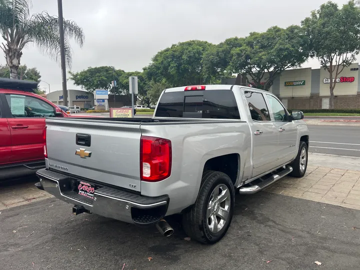 SILVER, 2017 CHEVROLET SILVERADO 1500 CREW CAB Image 7