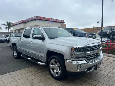 SILVER, 2017 CHEVROLET SILVERADO 1500 CREW CAB Image 