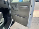 White, 2000 CHEVROLET EXPRESS CUTAWAY Thumnail Image 29