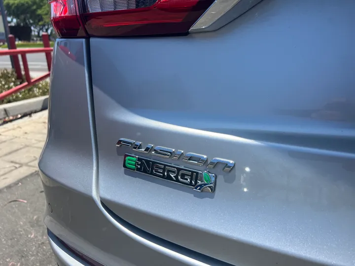 2019 FORD FUSION ENERGI Image 8