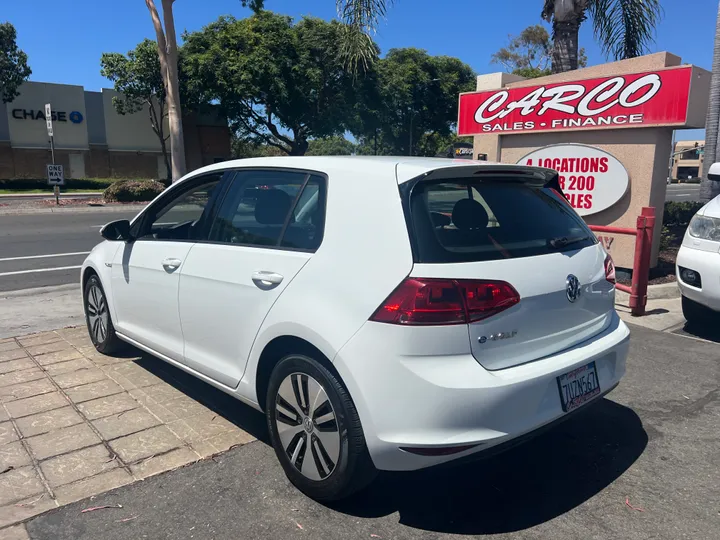 WHITE, 2016 VOLKSWAGEN E-GOLF Image 7