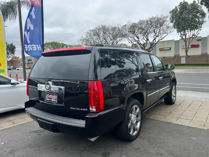 Black, 2011 CADILLAC ESCALADE ESV Image 8