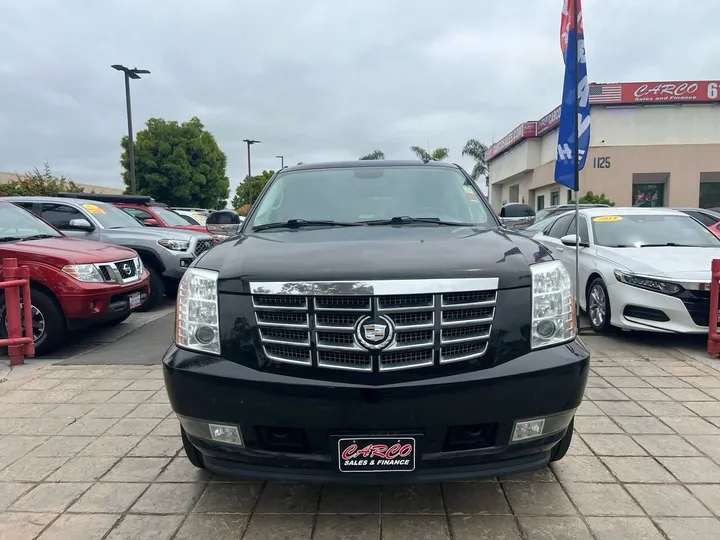 Black, 2011 CADILLAC ESCALADE ESV Image 2