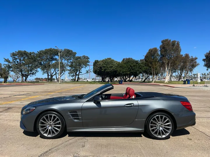 GRAY, 2018 MERCEDES-BENZ SL Image 11