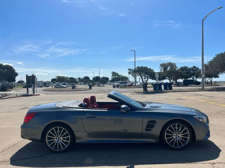 GRAY, 2018 MERCEDES-BENZ SL Image 18