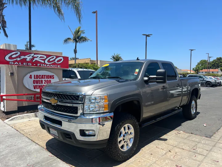 GRAY, 2012 CHEVROLET SILVERADO 2500 HD CREW CAB Image 4