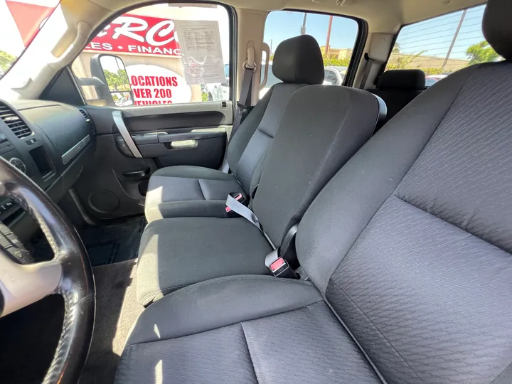 GRAY, 2012 CHEVROLET SILVERADO 2500 HD CREW CAB Image 28
