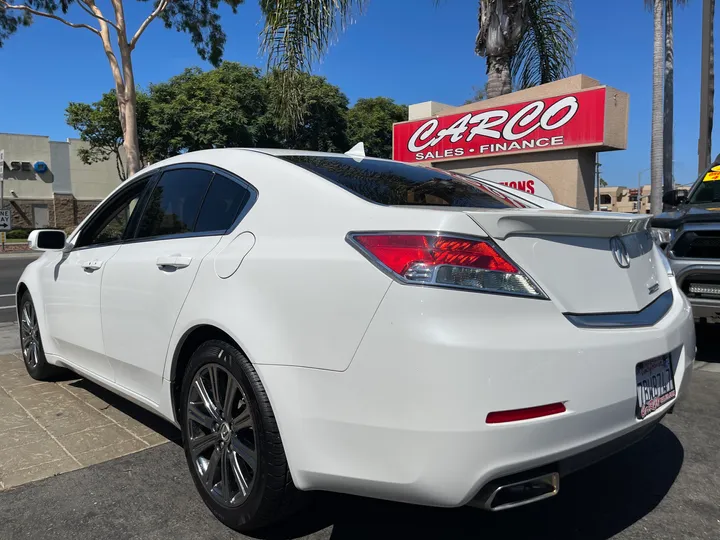 WHITE, 2013 ACURA TL Image 5