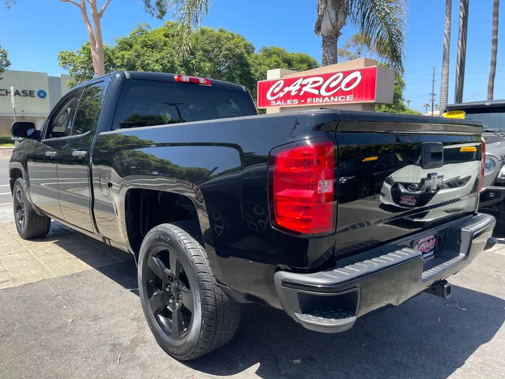 BLACK, 2018 CHEVROLET SILVERADO 1500 DOUBLE CAB Image 6