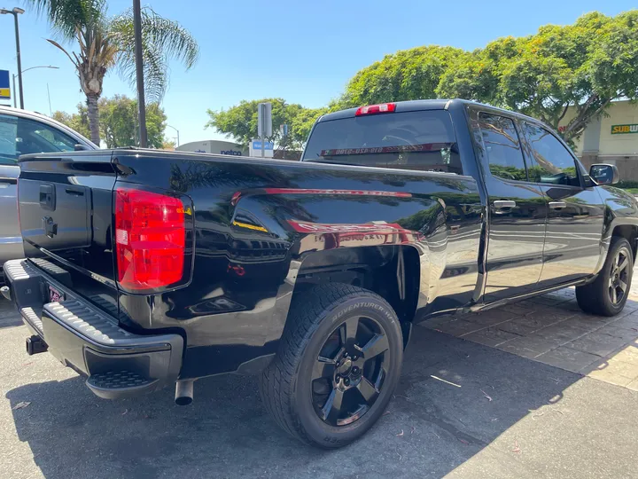 BLACK, 2018 CHEVROLET SILVERADO 1500 DOUBLE CAB Image 8