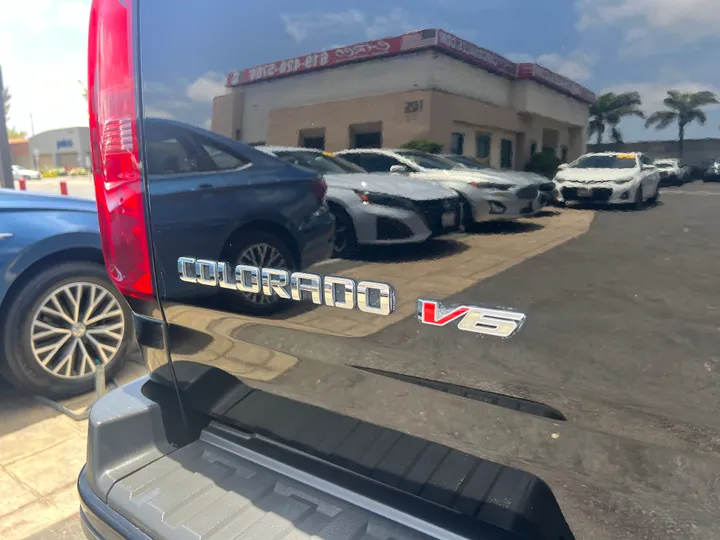 BLACK, 2020 CHEVROLET COLORADO CREW CAB Image 9