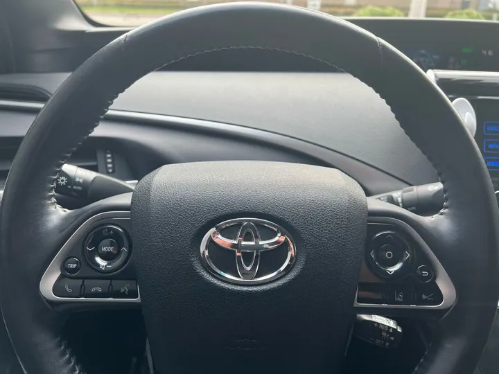 Black, 2017 TOYOTA MIRAI Image 21