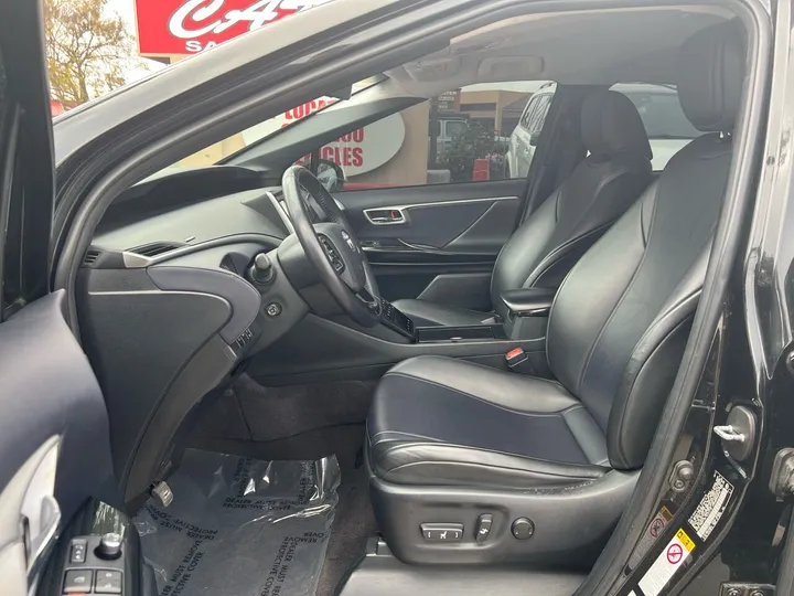 Black, 2017 TOYOTA MIRAI Image 16