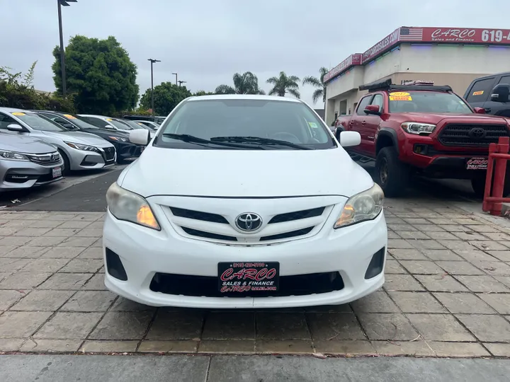 WHITE, 2011 TOYOTA COROLLA Image 2