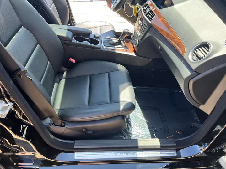 BLACK, 2013 MERCEDES-BENZ C-CLASS Image 31