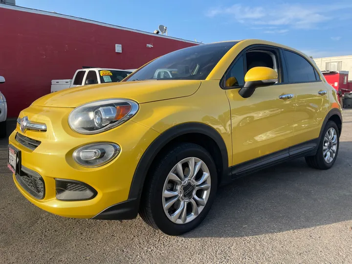 YELLOW, 2016 FIAT 500X Image 3