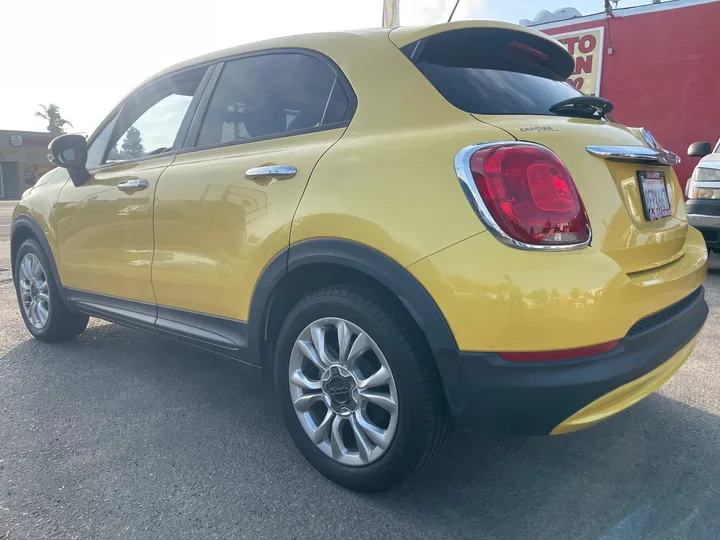 YELLOW, 2016 FIAT 500X Image 5