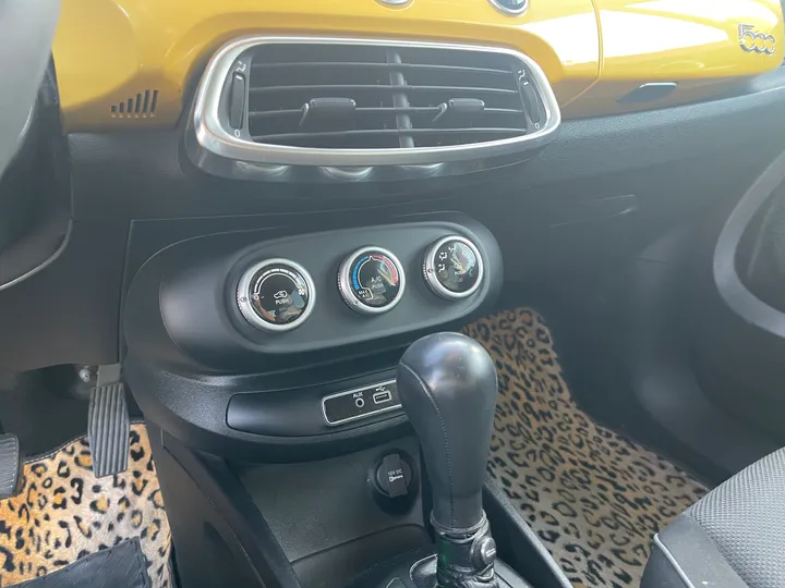 YELLOW, 2016 FIAT 500X Image 11