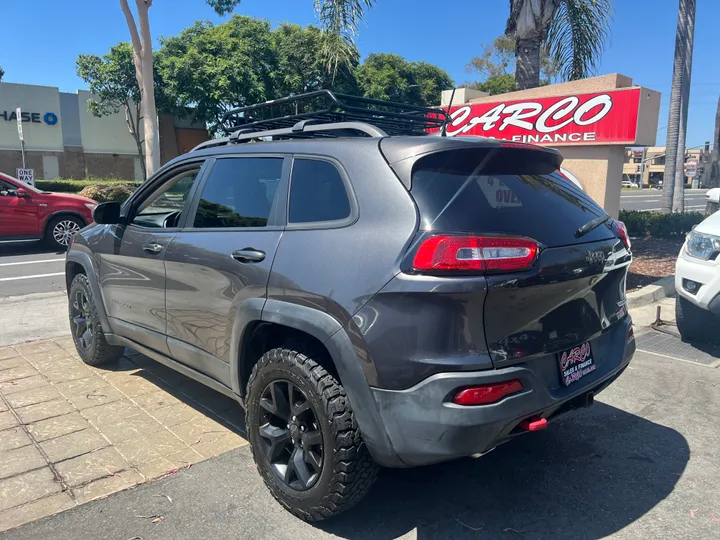 GRAY, 2016 JEEP CHEROKEE Image 8