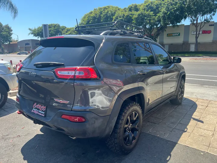 GRAY, 2016 JEEP CHEROKEE Image 11