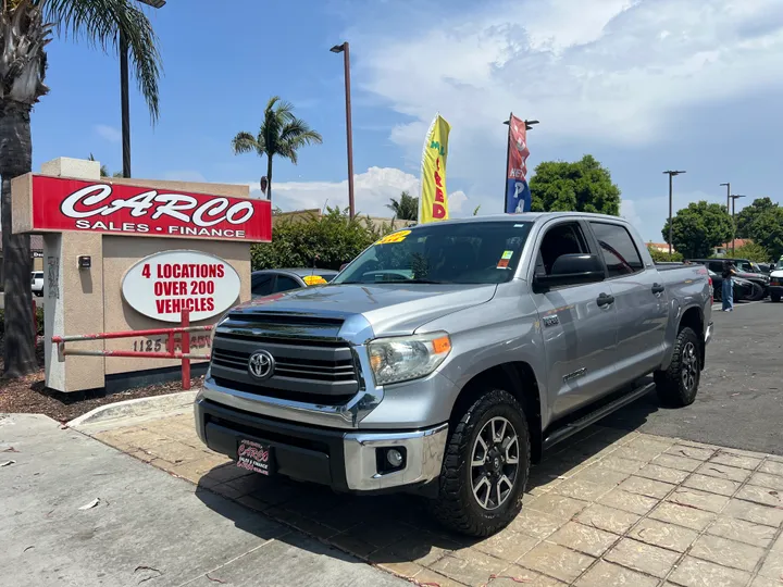 SILVER, 2014 TOYOTA TUNDRA CREWMAX Image 4