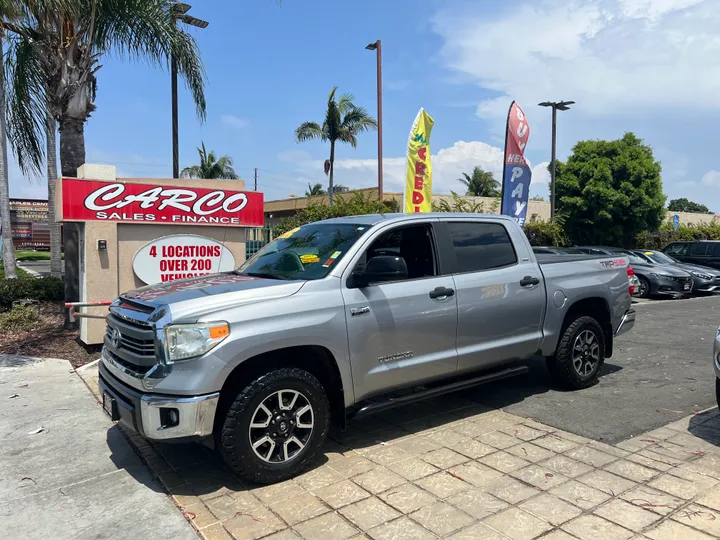 SILVER, 2014 TOYOTA TUNDRA CREWMAX Image 5