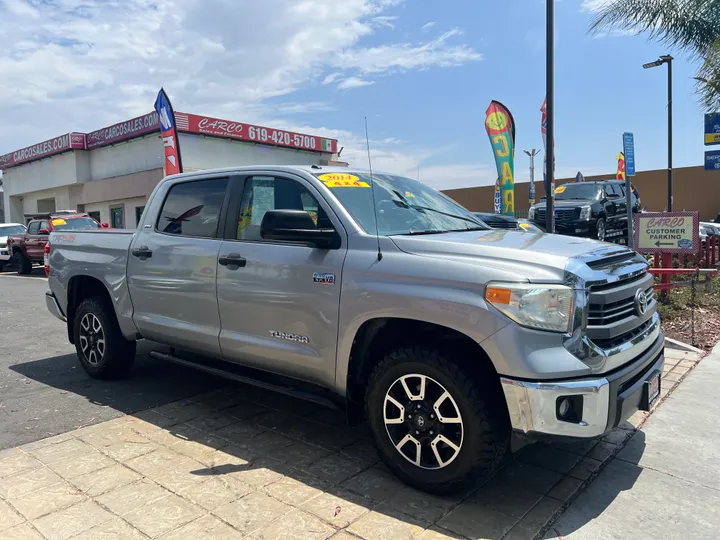 SILVER, 2014 TOYOTA TUNDRA CREWMAX Image 12