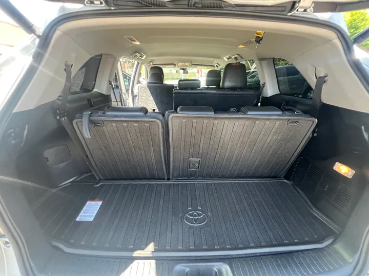 SILVER, 2017 TOYOTA HIGHLANDER Image 32