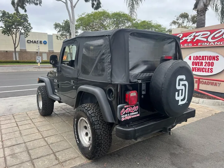 BLACK, 2005 JEEP WRANGLER Image 9