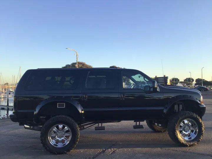 Black, 2001 FORD EXCURSION Image 17