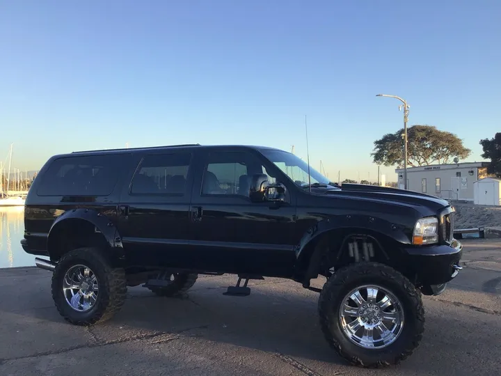 Black, 2001 FORD EXCURSION Image 5