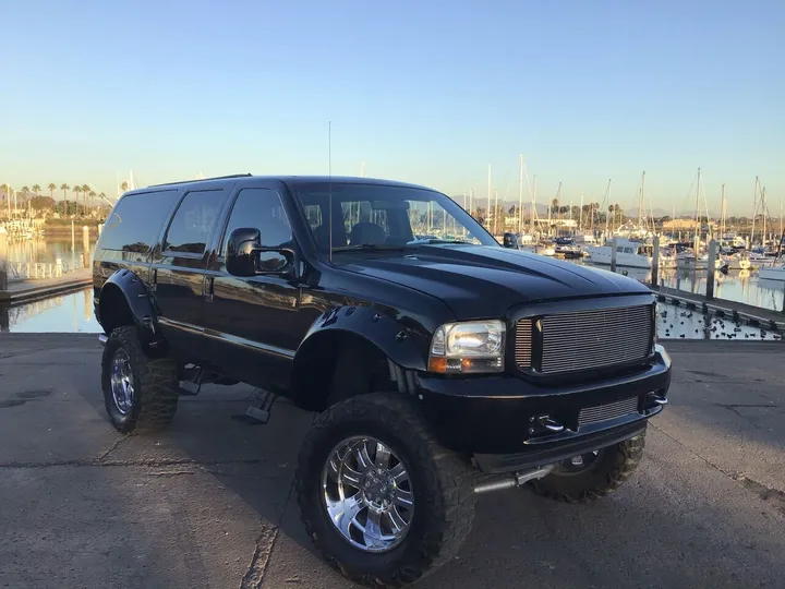 Black, 2001 FORD EXCURSION Image 4