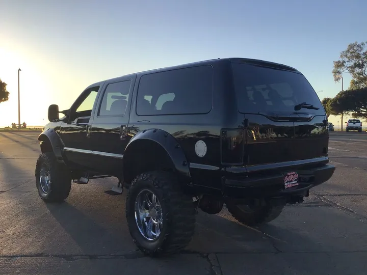 Black, 2001 FORD EXCURSION Image 14