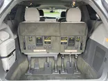 GRAY, 2017 TOYOTA SIENNA Thumnail Image 19