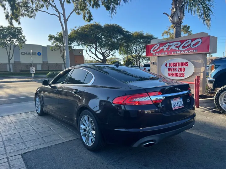 Black, 2013 JAGUAR XF Image 4