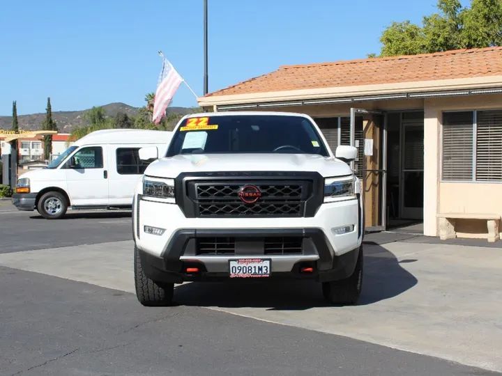 White, 2022 NISSAN FRONTIER CREW CAB Image 2