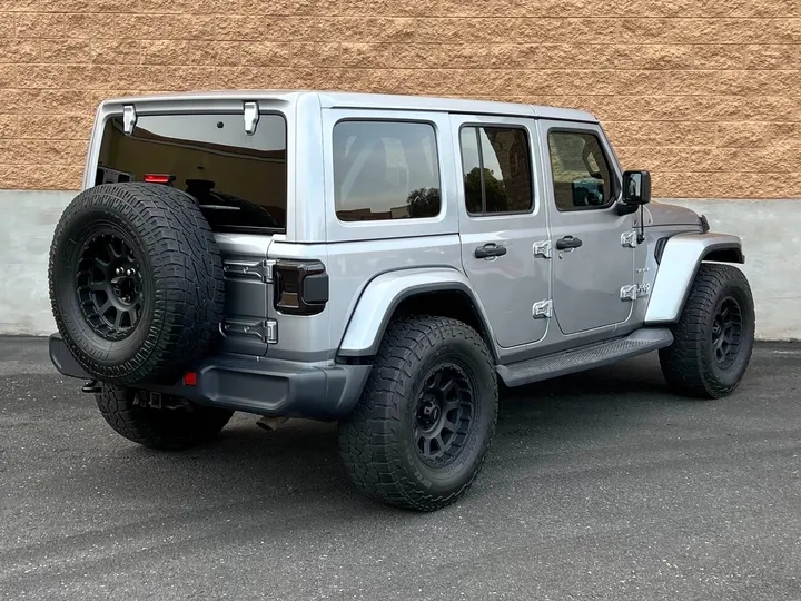 SILVER, 2019 JEEP WRANGLER UNLIMITED Image 32